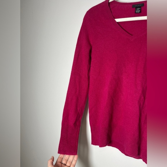 Only Mine Cashmere V-neck Sweater 2- Ply Size XS EUC - Picture 3 of 7